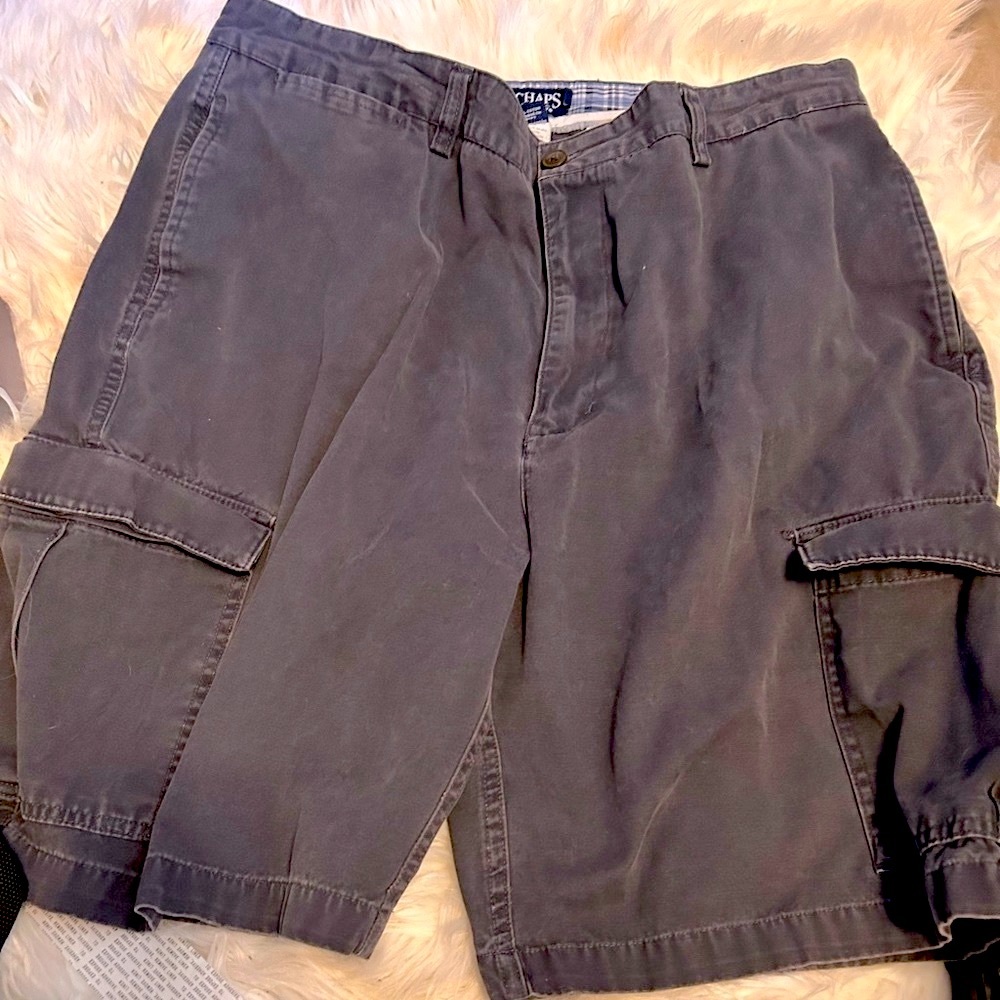 Chaps Men’s navy blue cargo shorts size 36
